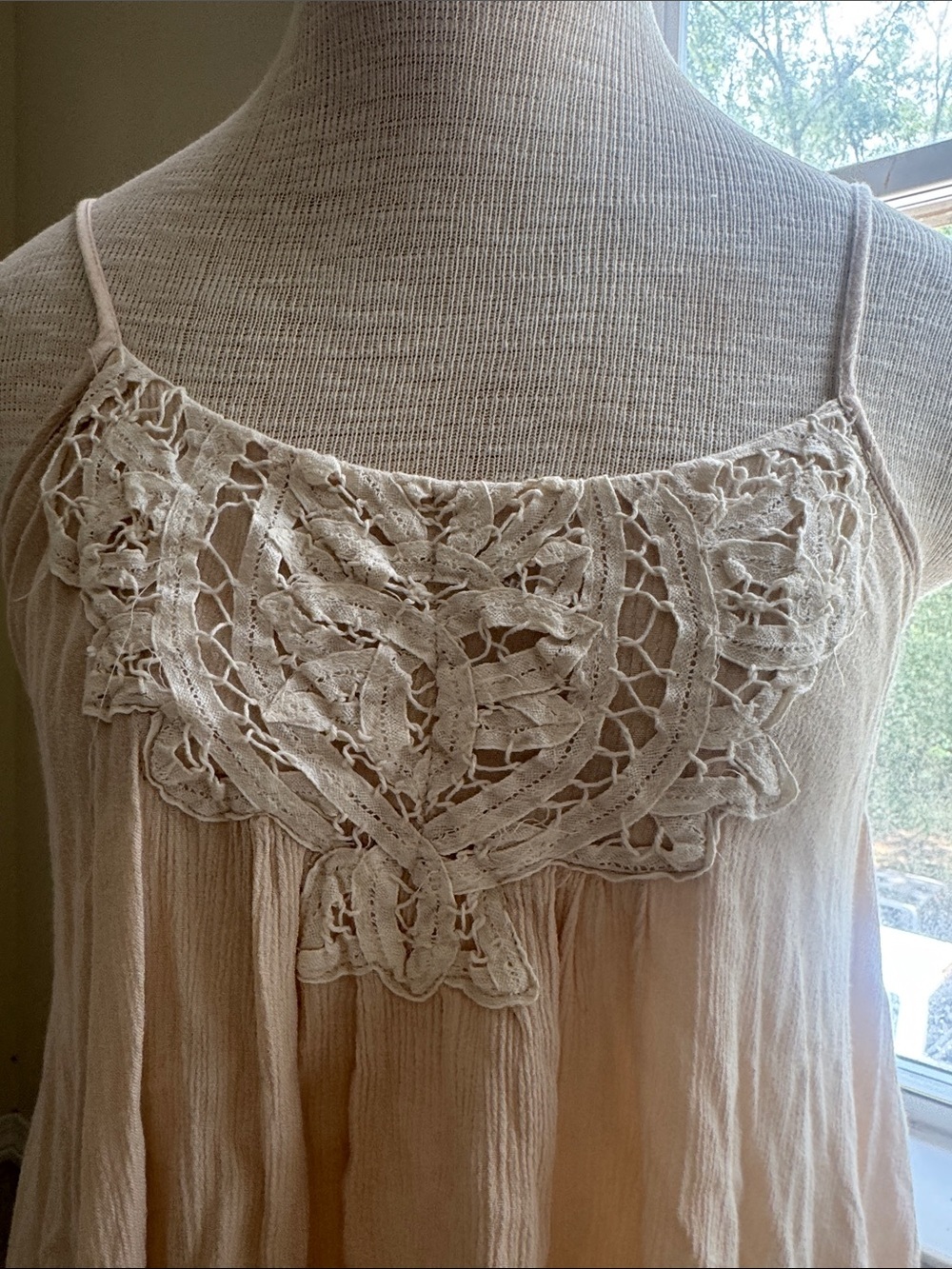 Boho Cream Lace-Trim Flowy Cami - Picture 2 of 3